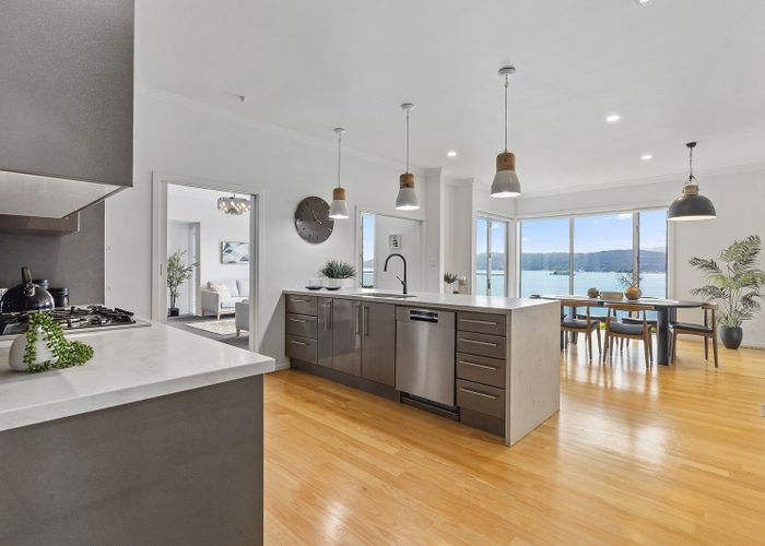 at 116 Nevay Road, Karaka Bays, Wellington