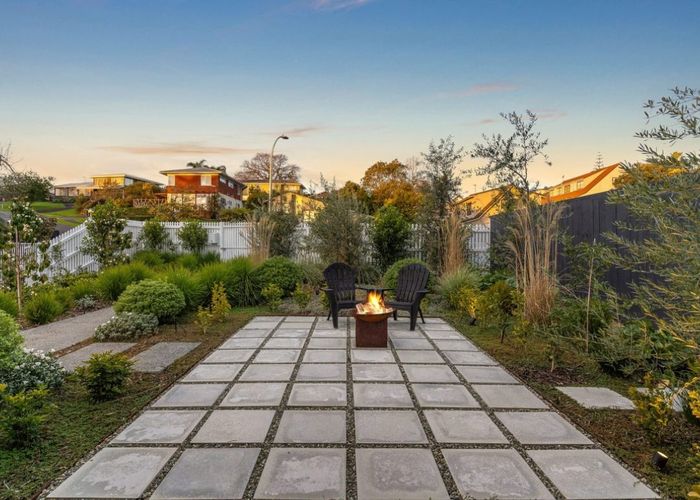  at 16 Pickwick Parade, Mellons Bay, Manukau City, Auckland