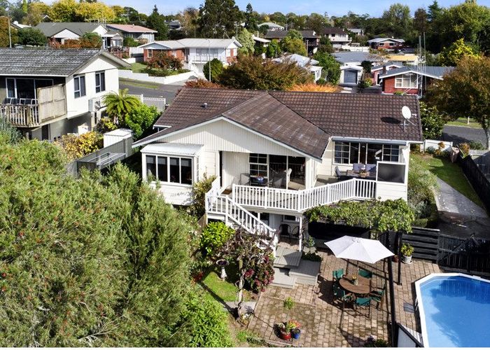  at 4 Sunnyhills Avenue, Glenview, Hamilton, Waikato