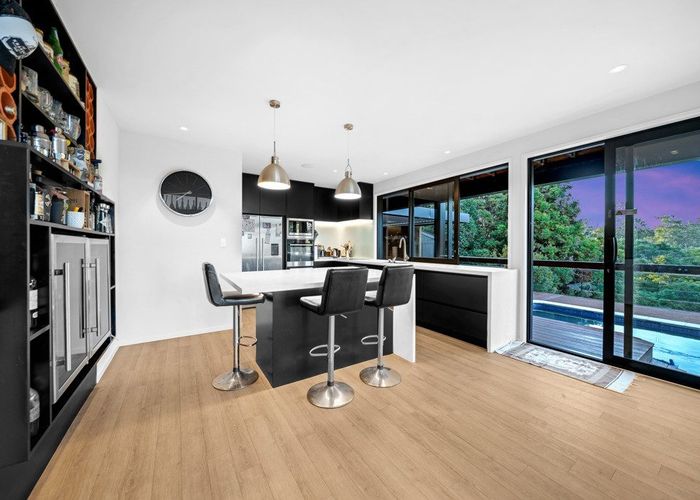  at 8 Aberdeen Road, Campbells Bay, North Shore City, Auckland