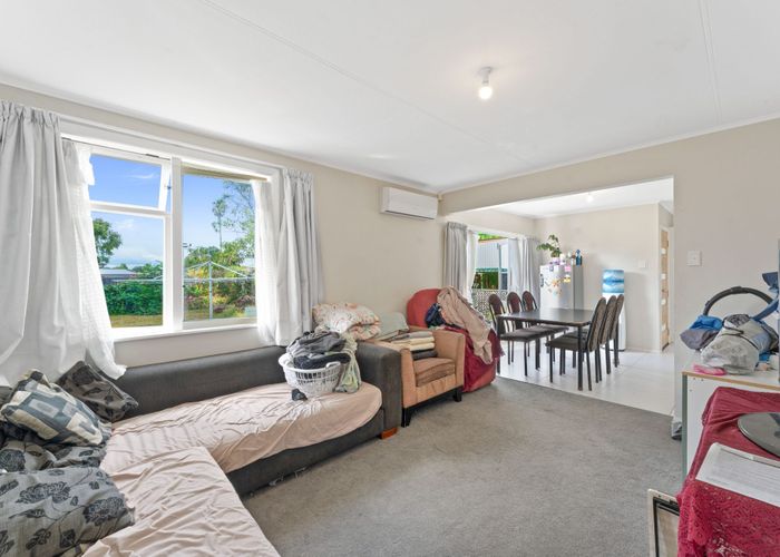  at 14 Farmer Street, Mangere East, Auckland
