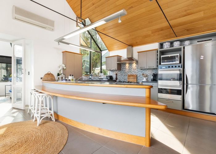  at 3 Kimbolton Lane, Huntsbury, Christchurch