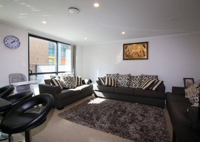  at 11/182 Flat Bush School Road, Flat Bush, Manukau City, Auckland