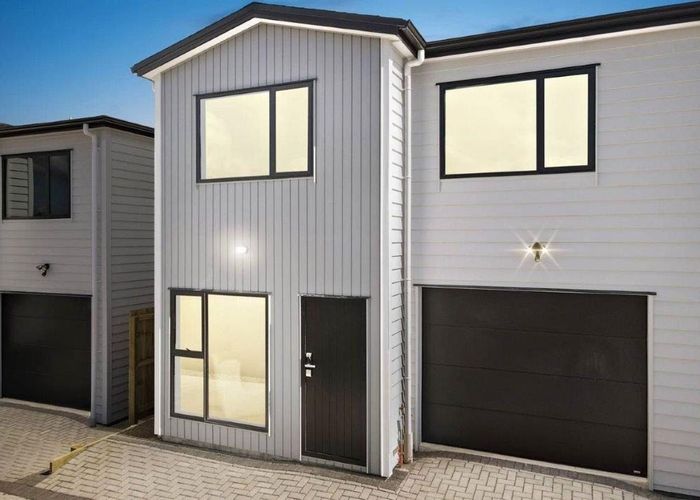  at 72A Howe Street, Howick, Manukau City, Auckland