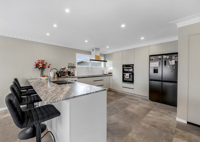  at 31 The Boulevard, Sunnyhills, Manukau City, Auckland