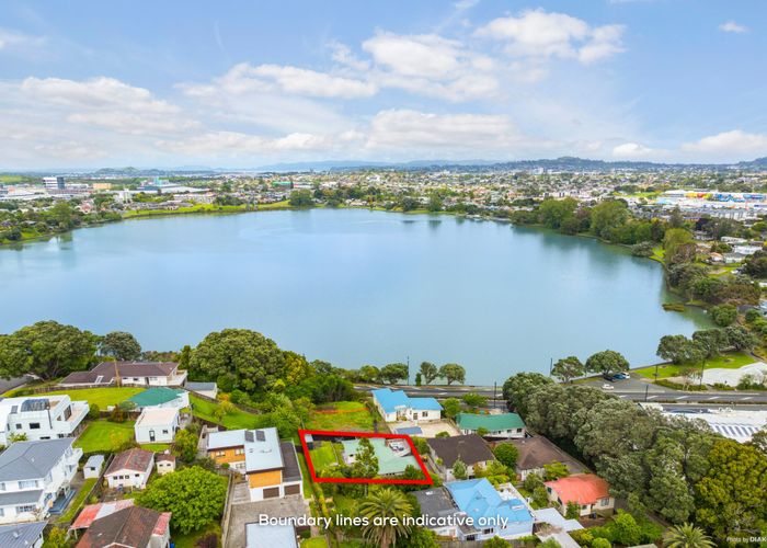  at 32 Domain Road, Panmure, Auckland