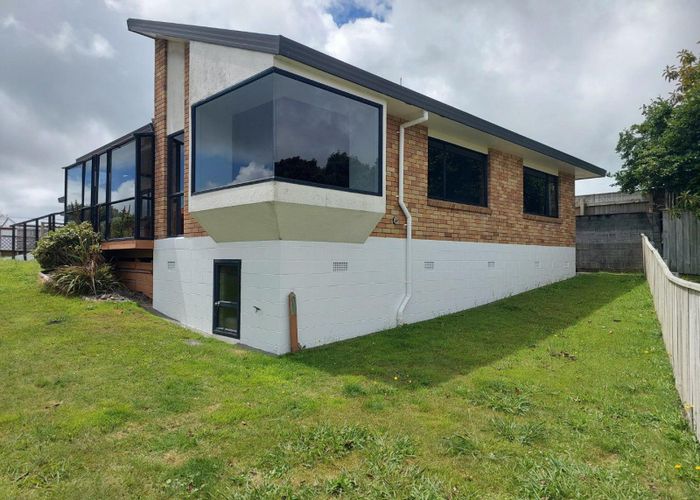  at 9C Del Mar Place, Merrilands, New Plymouth
