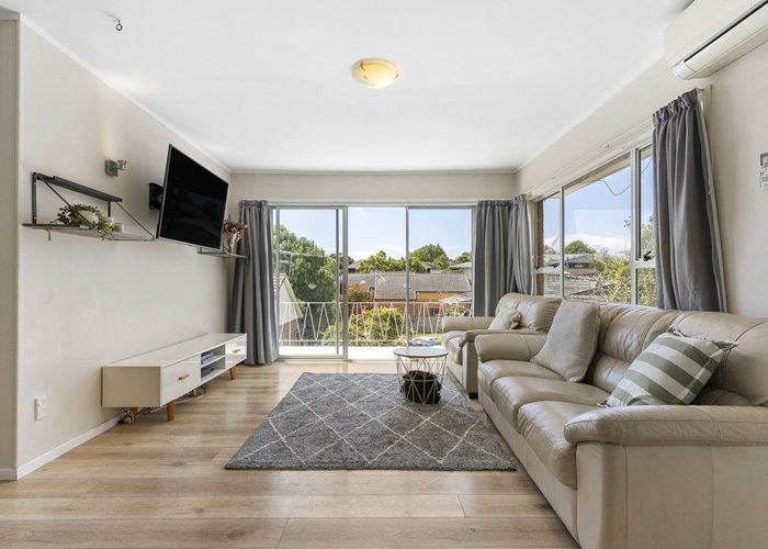  at 2/48 O'Halloran Road, Howick, Manukau City, Auckland