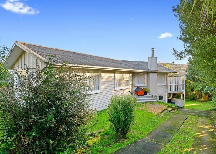  at 27 Lynda Avenue, Paparangi, Wellington, Wellington