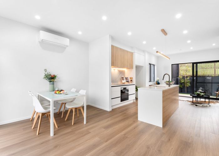  at 16 St Catherine Crescent, West Harbour, Waitakere City, Auckland