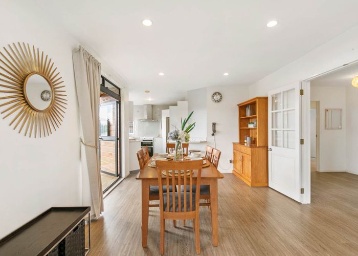  at 5/66 Blockhouse Bay Road, Avondale, Auckland