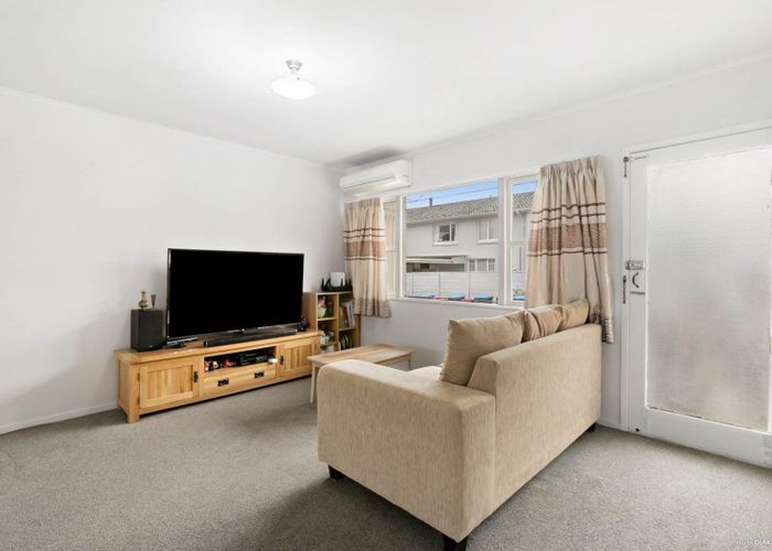  at 3/21 Frost Road, Mount Roskill, Auckland