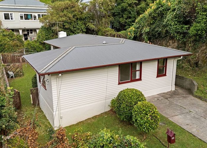  at 23 Governor Road, Northland, Wellington