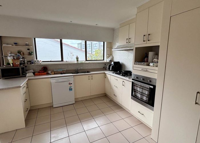  at 221 Forrest Hill Road, Forrest Hill, North Shore City, Auckland