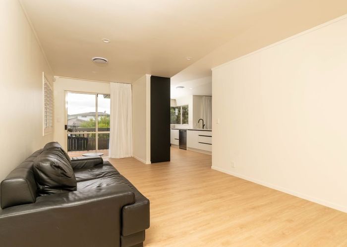  at 26 Whiting Grove, West Harbour, Waitakere City, Auckland
