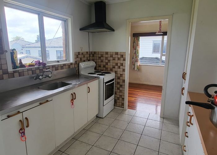  at 48 Woolfield Road, Papatoetoe, Auckland
