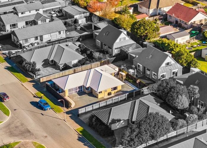  at 43 Farnborough Street, Aranui, Christchurch City, Canterbury