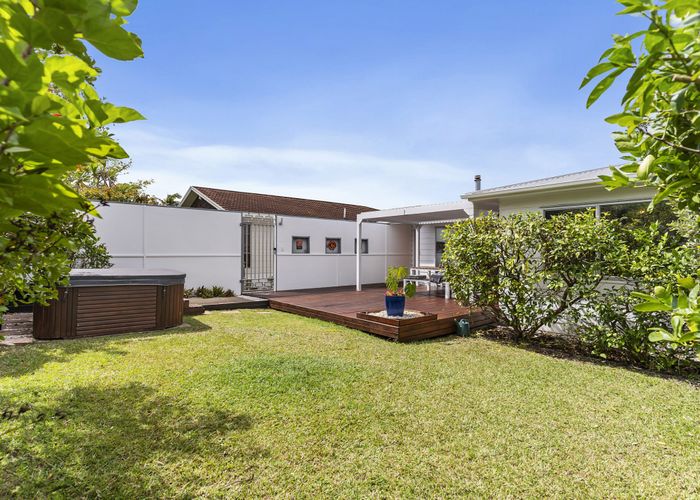  at 1/67 Gulf View Road, Murrays Bay, Auckland