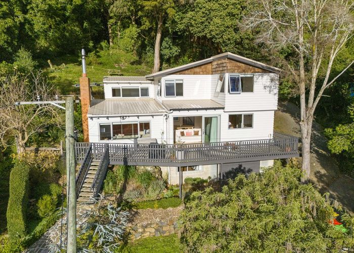  at 18 Marion Street, Macandrew Bay, Dunedin, Otago