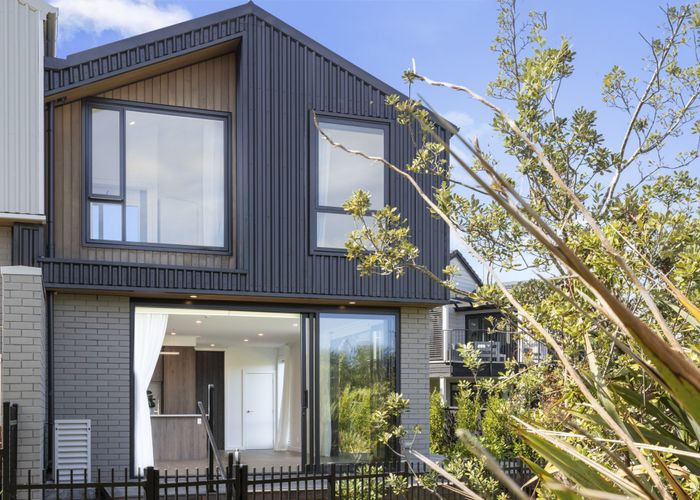  at 1 to 15/98-100 Walker Road, Point Chevalier, Auckland City, Auckland