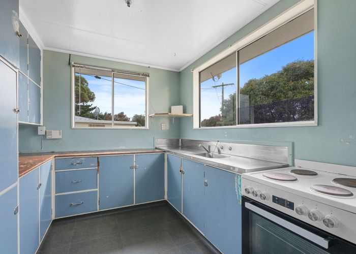  at 124 Oxford Street, Lansdowne, Masterton