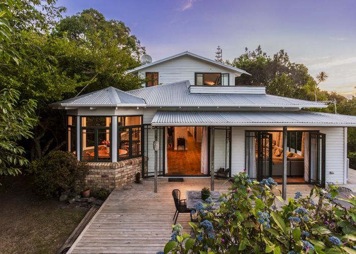  at 386 Upper Harbour Drive, Greenhithe, North Shore City, Auckland