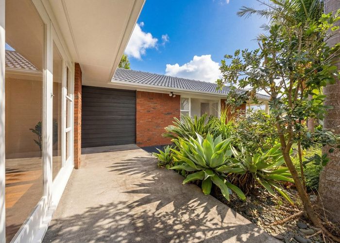  at 17 Downsview Road, Pakuranga Heights, Manukau City, Auckland