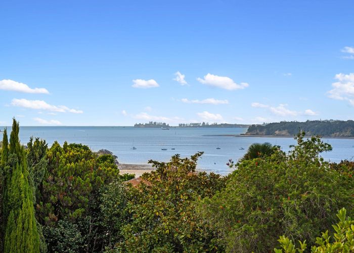  at 5 Vanessa Crescent, Glendowie, Auckland
