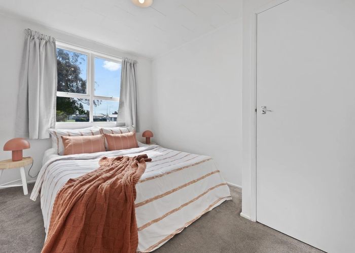  at 5 Ben Lora Place, Mangere East, Auckland