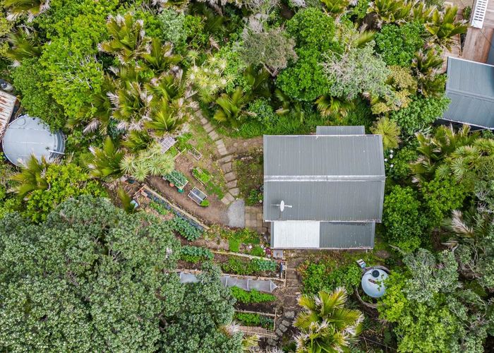  at 5 Sylvan Glade, Piha, Waitakere City, Auckland