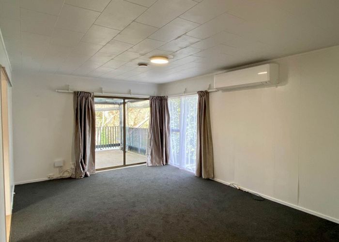  at 1 Cottam Grove, Northcross, North Shore City, Auckland