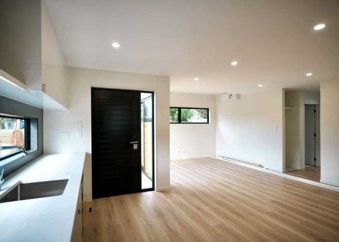  at 20 Glenvar Road, Torbay, Auckland