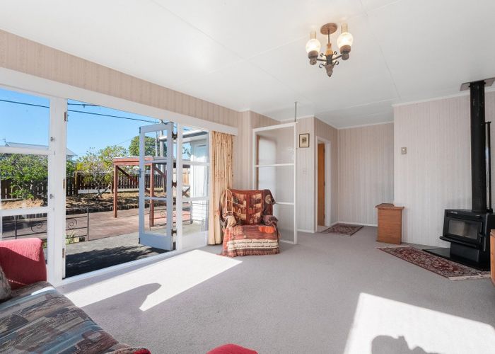  at 21 Gray Avenue, Paraparaumu Beach, Kapiti Coast, Wellington