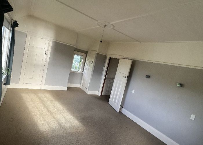  at 51A Barnard Street (Upper), Wadestown, Wellington, Wellington