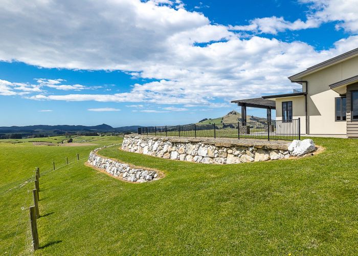 For sale 220 Taieri Peak Road, Palmerston, Waitaki, Otago homes.co.nz