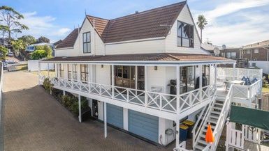  at 15 Flagstaff Place, Massey, Auckland
