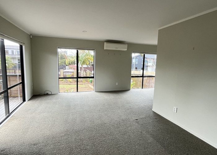  at 3 Coubray Place, Botany Downs, Manukau City, Auckland
