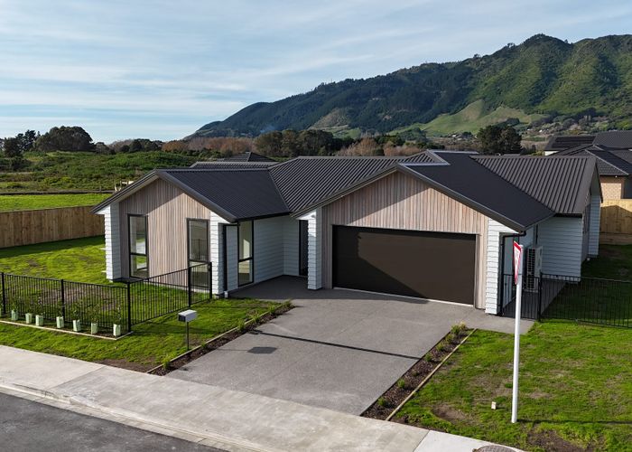  at 24 Kotuku Ngutupapa Way, Waikanae, Kapiti Coast, Wellington
