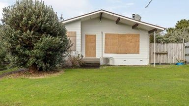  at 16 Camden Place, Pukete, Hamilton