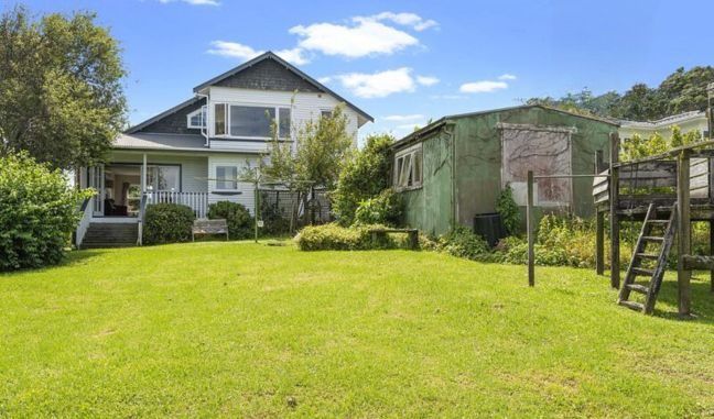  at 6 Grendon Road, Titirangi, Auckland