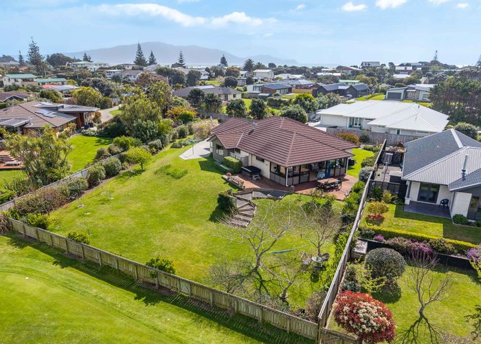  at 38 Titoki Road, Waikanae Beach, Kapiti Coast, Wellington