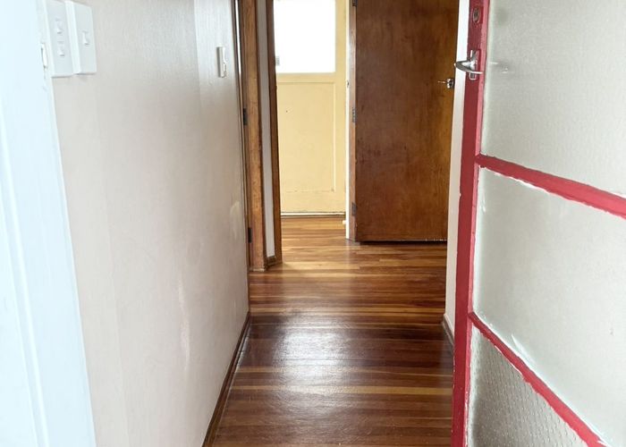  at 4 Proctor Place, Mangere, Auckland