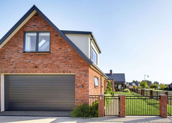  at 39 Pengover Avenue, Leamington, Cambridge