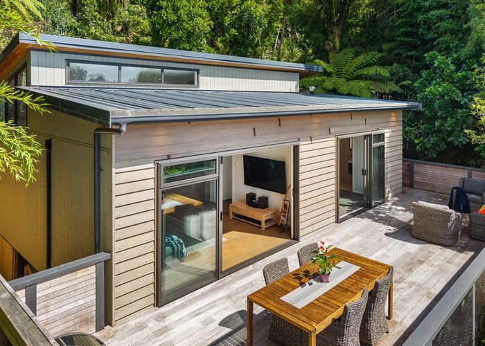  at 892 West Coast Road, Waiatarua, Waitakere City, Auckland