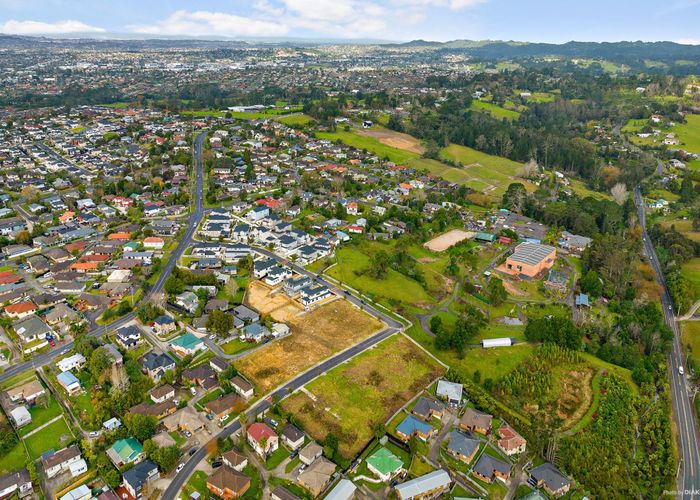  at 4 Monte Cristal Avenue, Swanson, Waitakere City, Auckland