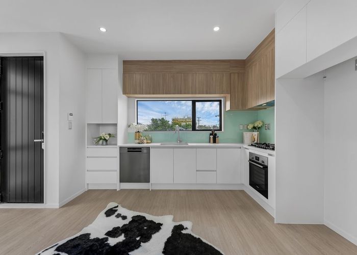  at 14D YORK ROAD, Papatoetoe, Manukau City, Auckland