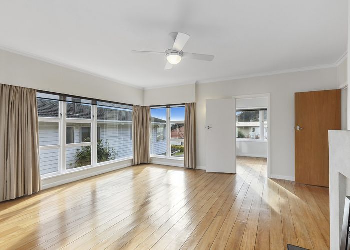  at 4 Mana View Road, Paremata, Porirua, Wellington