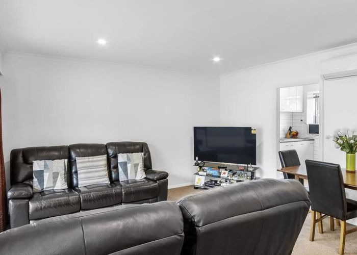  at 2/5 Clyde Road, Upper Riccarton, Christchurch