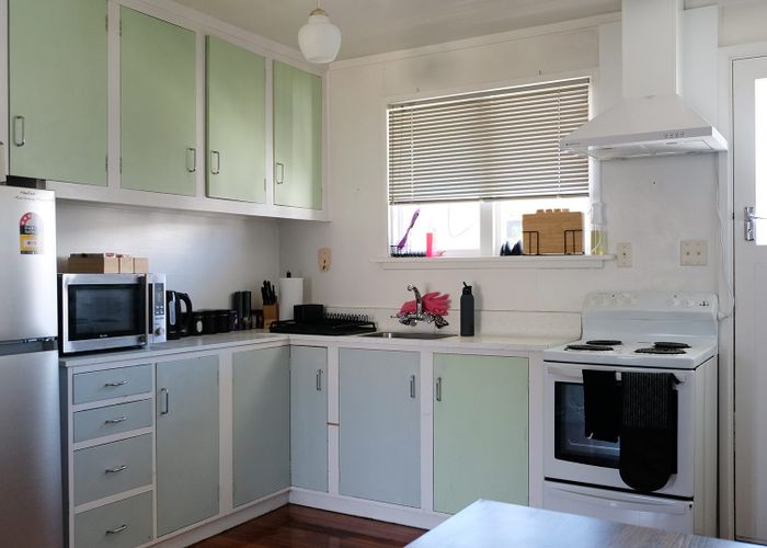  at 2/94 Charles St, Waltham, Christchurch City, Canterbury