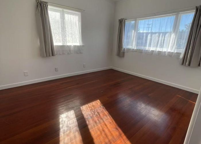 at 40 Renfrew Ave, Sandringham, Auckland City, Auckland